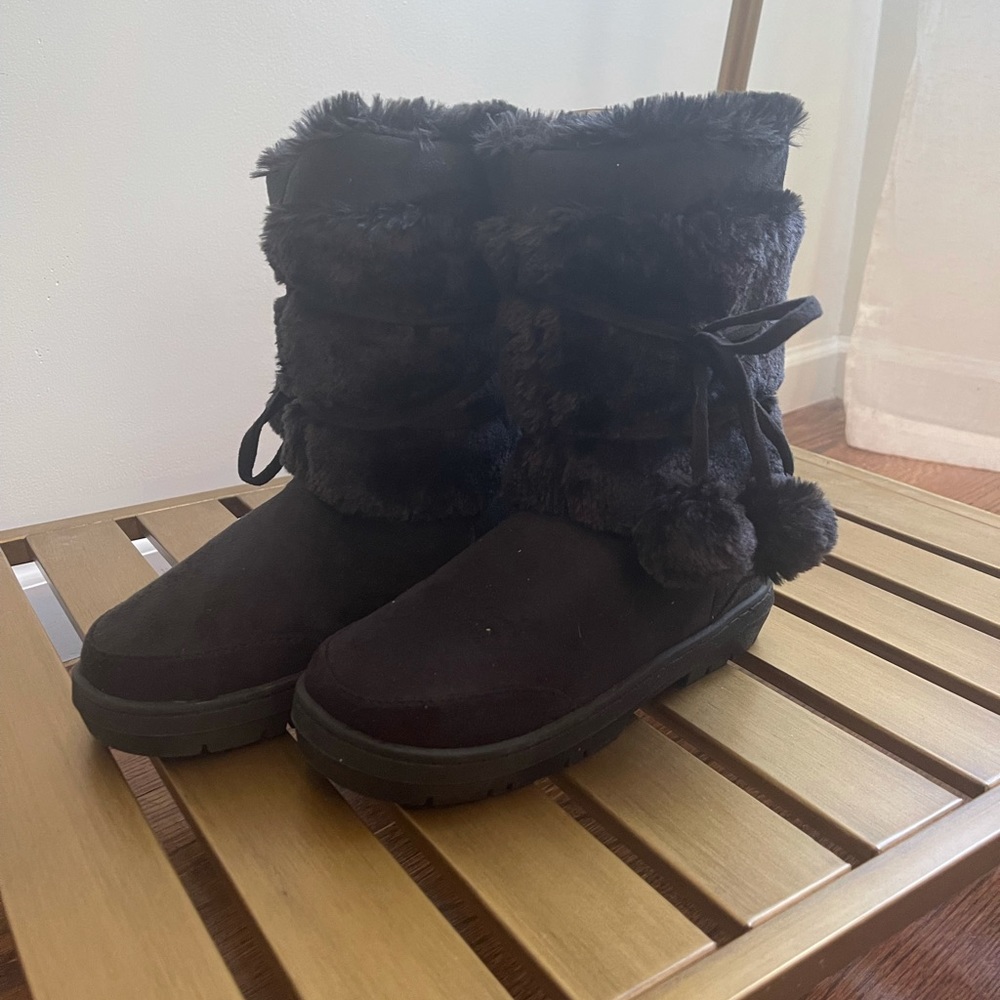 black faux fur winter snow boots